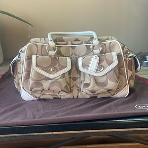 Coach signature monogram tote k05J-6232